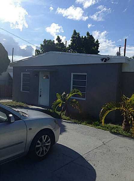 1st image of 1723 NE 179th St