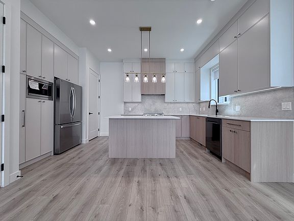 5th image of 16767 21st Ave