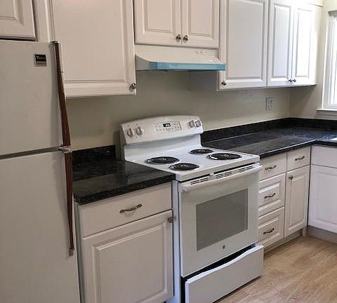 5th image of 1532 10th Ave APT 3