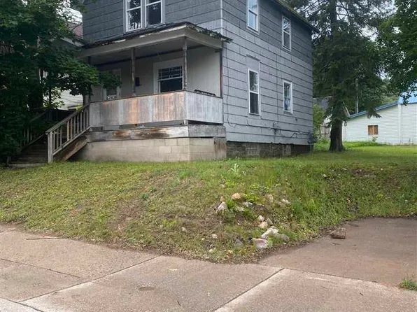 306 & 308 Elm Ave, Munising, MI 49862