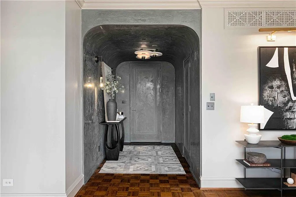 2575 Peachtree Rd NE — Photo 4