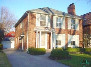 940 Trombley Rd, Grosse Pointe, MI 48230