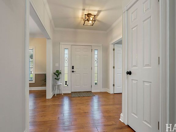 5th image of 3315 Sherwood Forest Dr