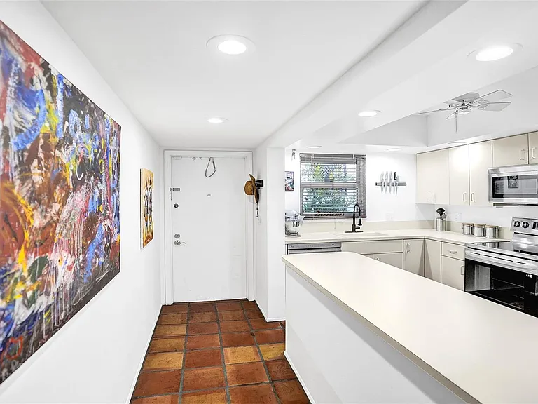 1212 SE 2nd Ct #201 — Photo 10