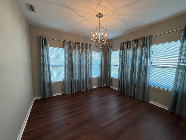 6079 Shamrock Green Dr — Photo 7