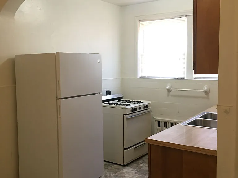 Buckingham Apartments, LLC — Photo 1