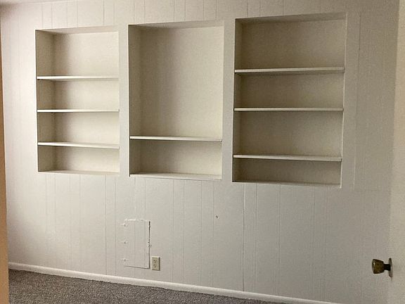 4th image of 522 N Iron St #103