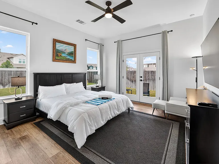 Torrita Dr — Photo 11
