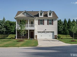 921 Amber Forest Dr, Fuquay Varina, NC 27526