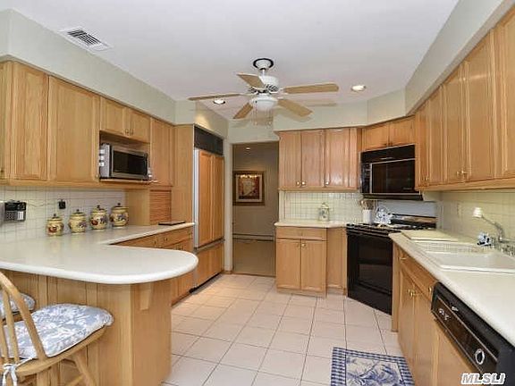 5th image of 48 Sherwood Dr