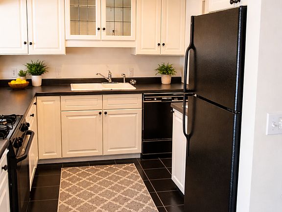 Kitchen, gas stove