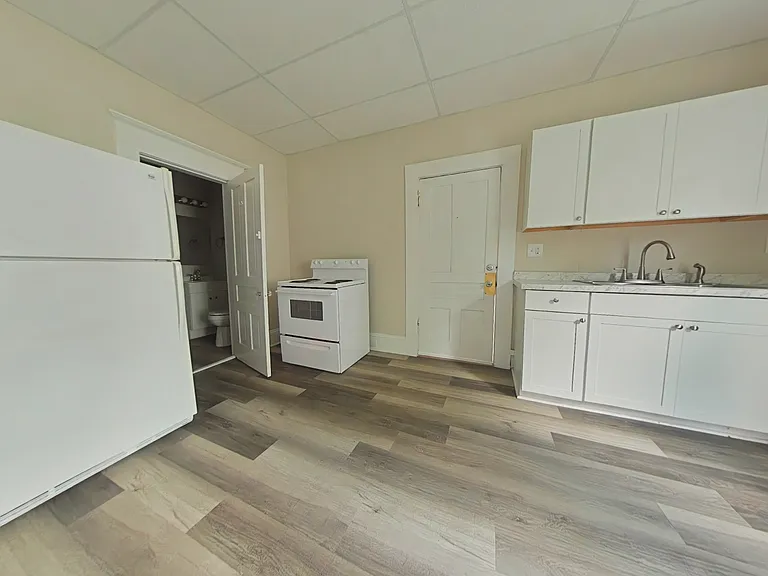 1715 S Main St #A — Photo 2