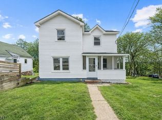 20 Ella St, Bloomingdale Boro, NJ 07403