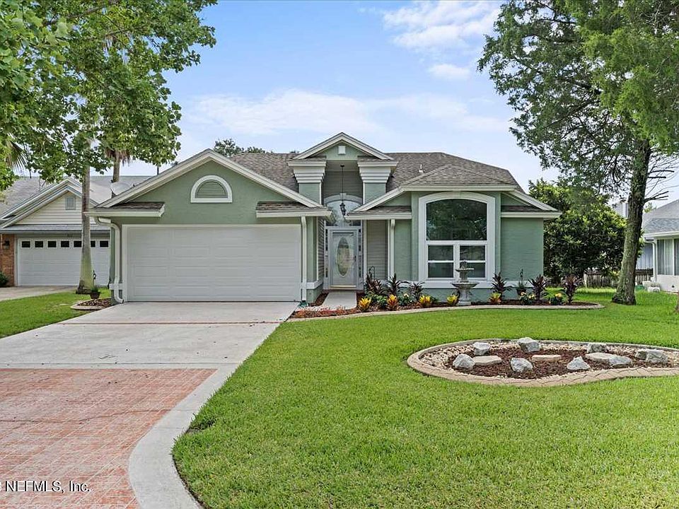 1st image of 315 LAKE BLUFF Court