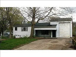 857 S Worth Ave photo 1
