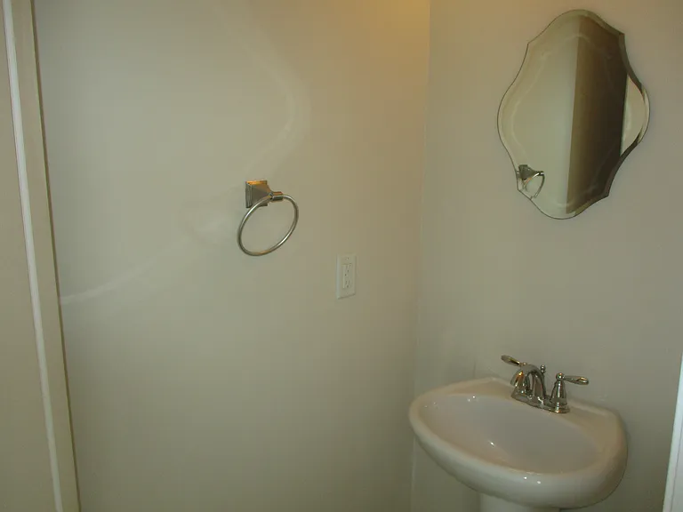 812 Hayes Point Cir — Photo 7