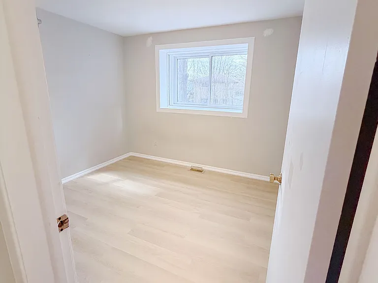 711 Algoma Ave #UPPER LEVEL — Photo 15