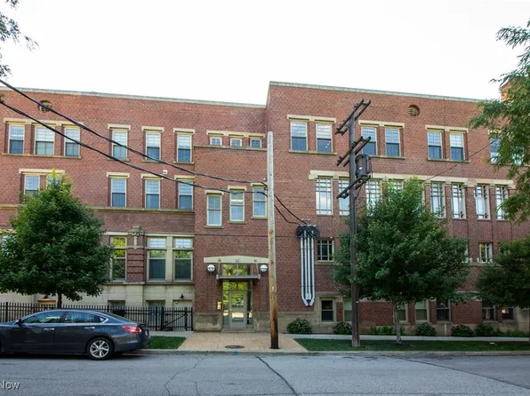 3200 Franklin Blvd APT 303, Cleveland, OH 44113