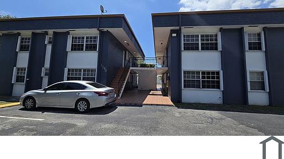 2nd image of 1290 NE 142nd St #6