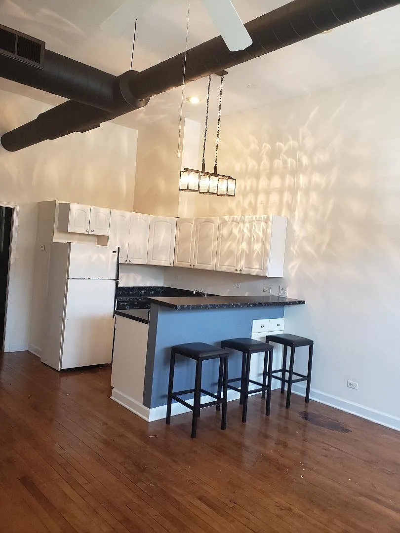 2 bed, $1,800 — Photo 1