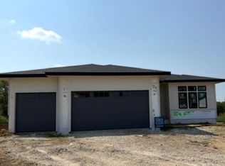5548 167th St, Urbandale, IA 50323