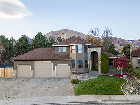 2nd image of 506 Cedar Wood Pl