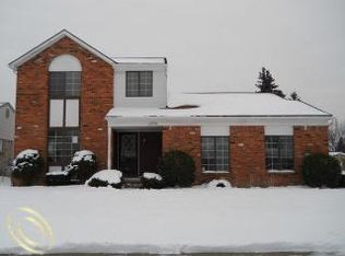 13708 Breezy Dr, Sterling Heights, MI 48313