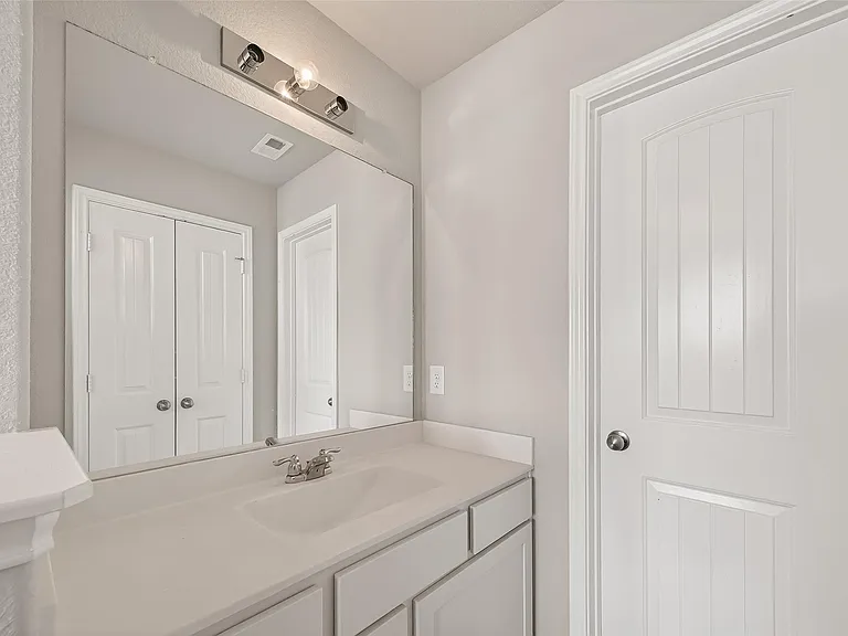 3723 Lake Varano Cir — Photo 32