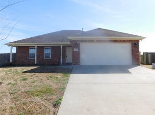 1342 Laurie Ln, Elkins, AR 72727