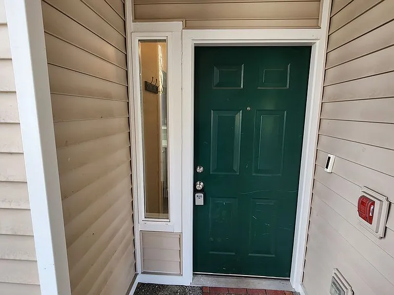 17827 80th Ave NE #B102 — Photo 3