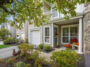 17 Dorchester Dr, Basking Ridge, NJ 07920