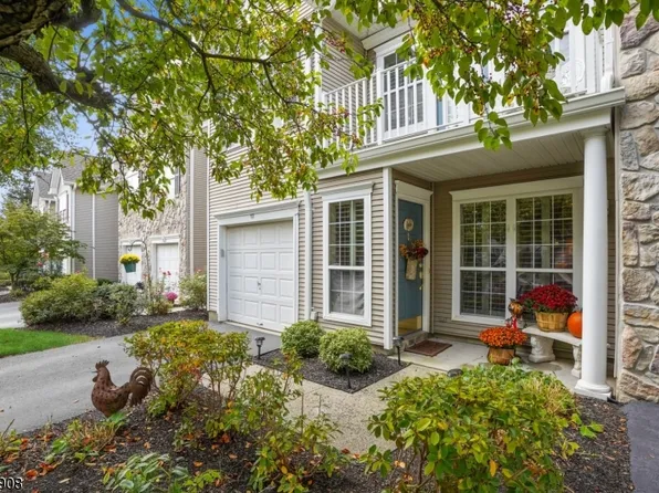 17 Dorchester Dr, Bernards Twp., NJ 07920