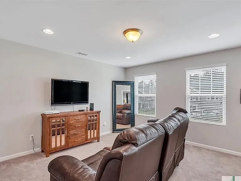 365 Southwilde Way — Photo 27