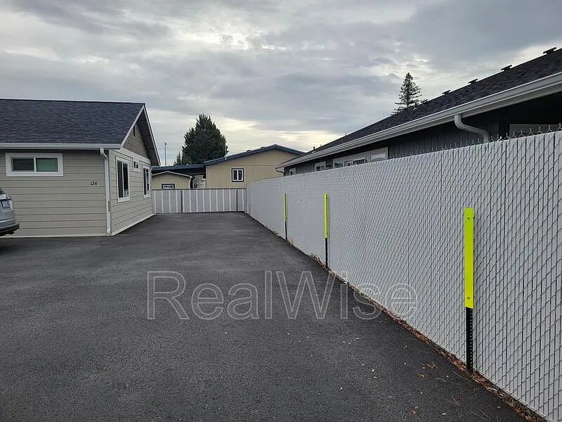 3 bed, 2.0 bath, 1500 sqft, $1,995 — Photo 2
