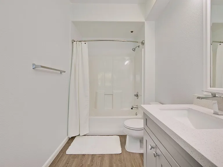 453 E Okeefe St #307 — Photo 39