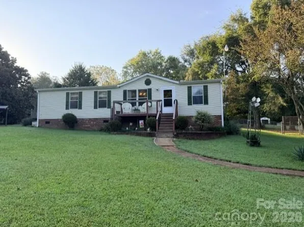 5241 Golden Pond Dr, York, SC 29745