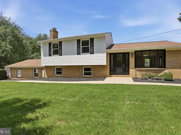 134 Pittsburg Ldg, Charles Town, WV 25414