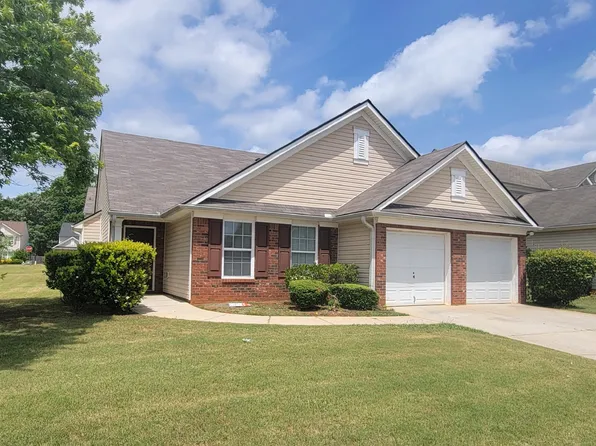1938 Bertha Ct, Hampton, GA 30228
