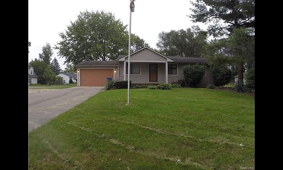 1st image of 82 Myrick Ave