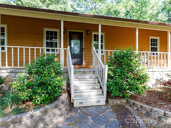 2nd image of 3480 Autumn Lake Dr