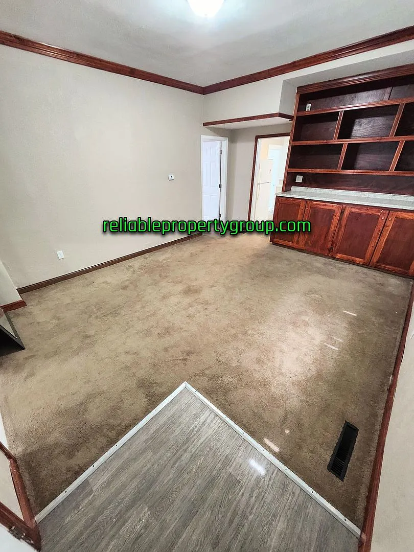 Building Photo - 436 E Taber St