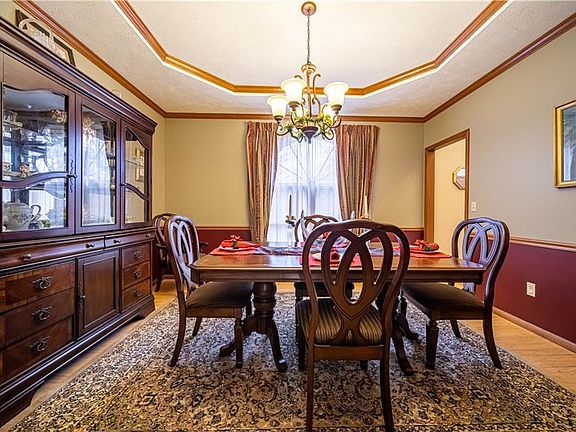 4th image of 7185 Summerhill Dr