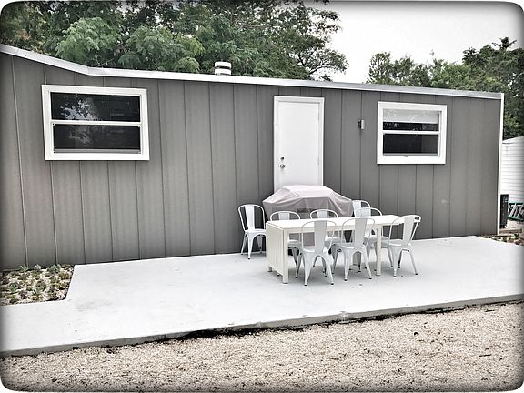 2nd image of 734 Largo Rd