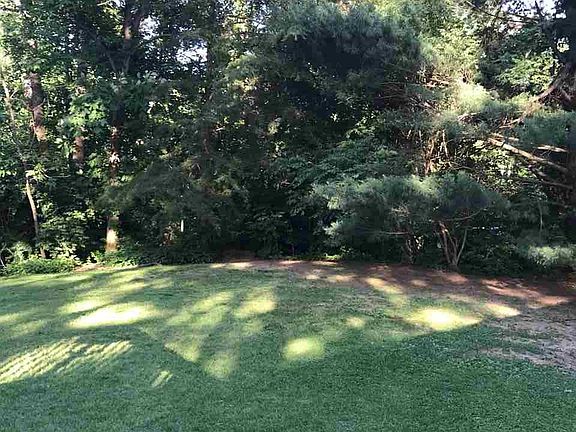 5th image of 16 La Pine Ave