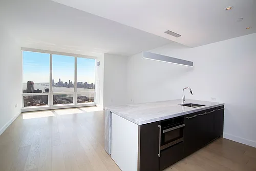 15 Hudson Yards #36B Photo 1