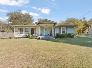 605 S 3rd St, Grandview, TX 76050