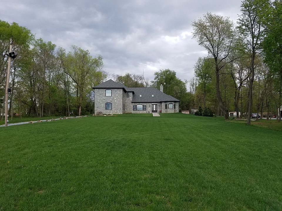 2nd image of 9523 Fingerboard Rd