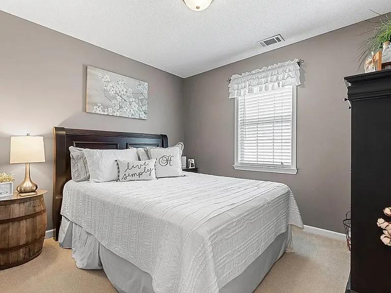 208 Stirling Bridge Dr — Photo 18