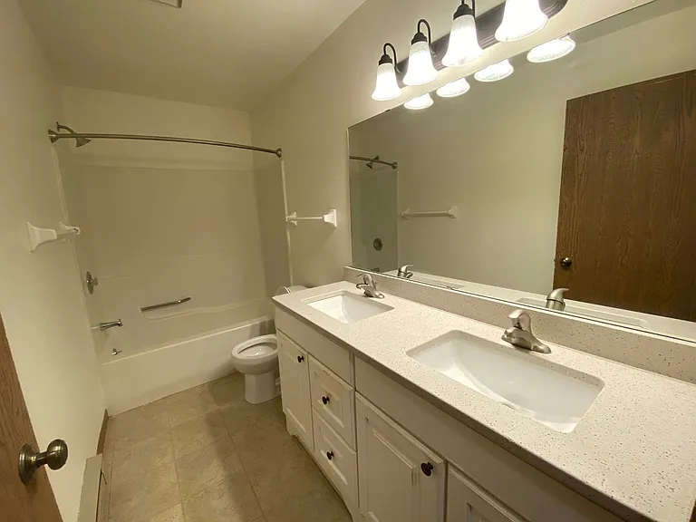 High Point Commons Apartments — Photo 115