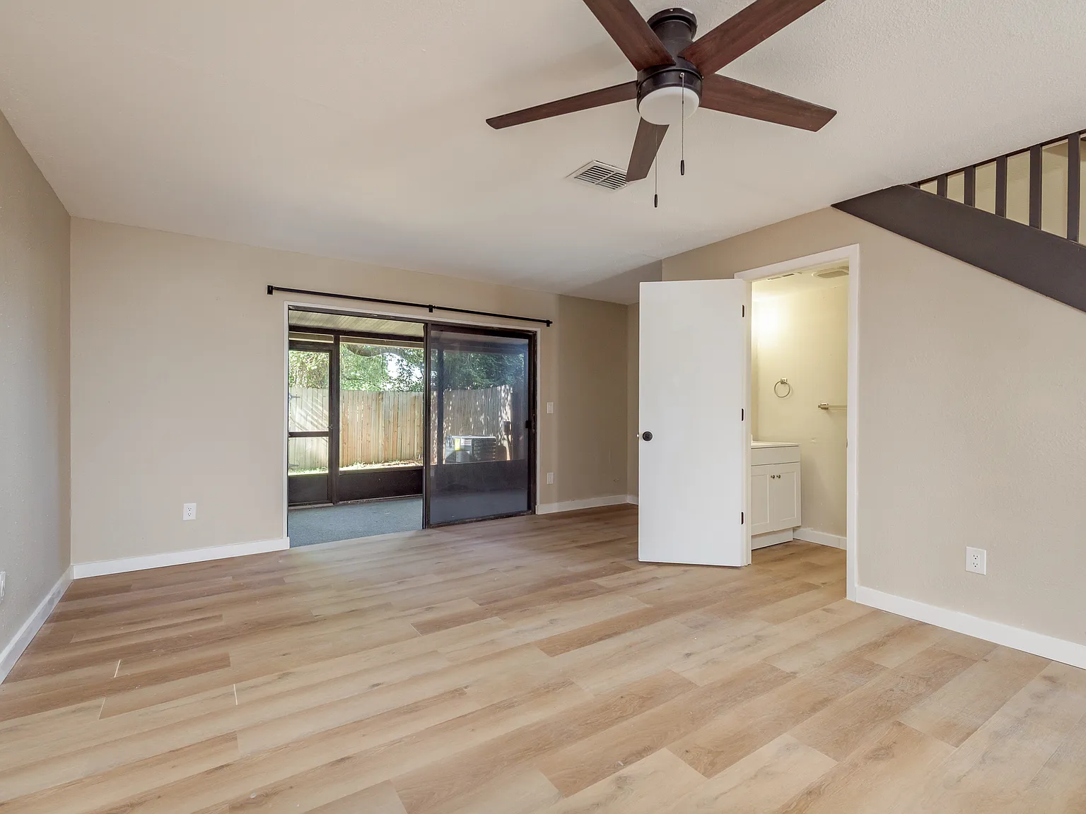 2 bed, 1.5 bath, 1048 sqft, $1,750 — Photo 3